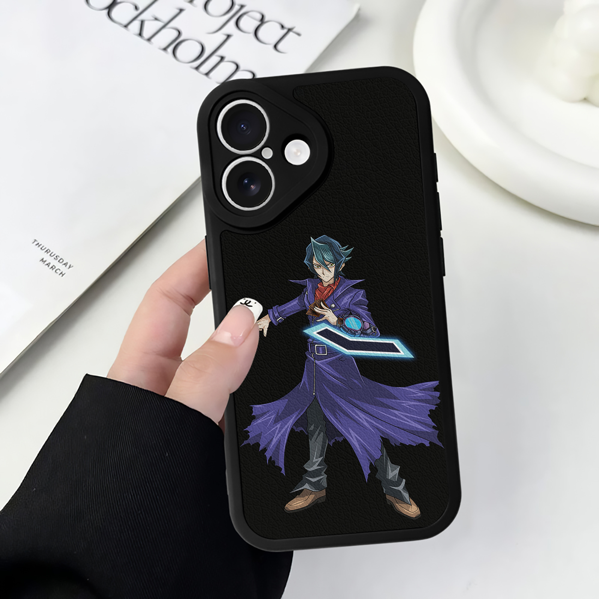 遊☆戯☆王 Yu-Gi-Oh! 【iPhone 16シリーズ対応】シリコンスマホケース（レザー調） 材質：シリコン